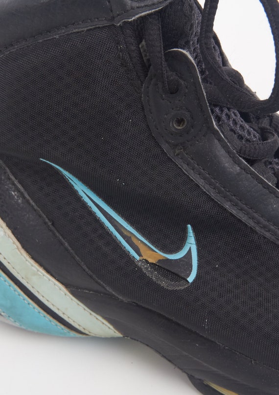 black nike trainers size 4