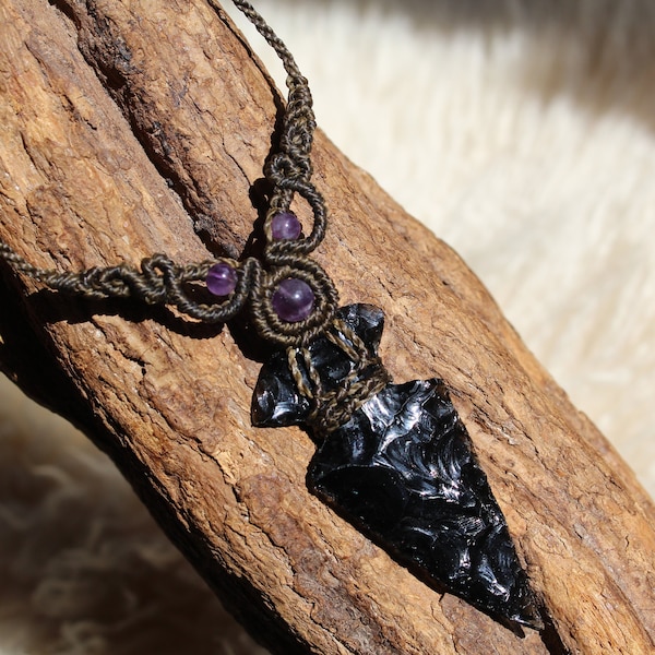 Obsidian Makramee-Halskette mit Amethyst | Drachenglas Pfeilspitze Anhänger | Mikromakrameeschmuck unisex