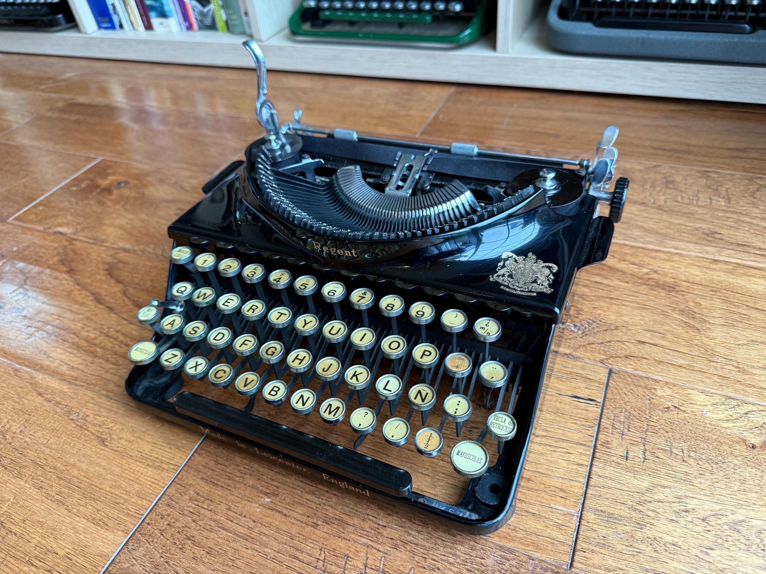 Spanish Vintage Typewriter - Etsy