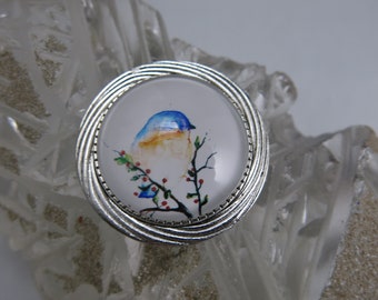 Antique silver brooch, glass cabochon. Pin small birds.