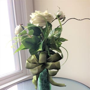 Green Rose Flower Arrangement, Summer Centerpiece, Rose Floral Arrangement, Table Centerpiece, Artifical Flower Arrangement, Table Decor