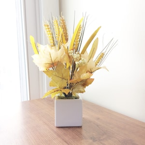 Mini Pumpkin Centerpiece, Fall Artificial Centerpiece, Silk Flower Arrangement, Silk Flower Centerpiece, Fall Centerpiece, Fall Arrangement