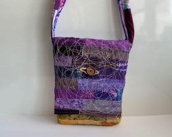Bolsa de ombro boho roxa e amarela | Bolsa transversal pequena | Bolsa boho vibrante | Sacola de tecido acolchoado feita à mão | Bolsa de tecido reciclado |