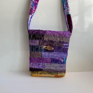 Sac à main bohème violet et jaune | Petit sac à bandoulière | Sac à main bohème lumineux | Cabas en tissu matelassé fait main | Porte-monnaie en tissu recyclé |