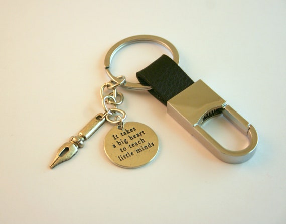 Keychain - Rectangle - It takes a big heart to shape little minds - Leather Keychain - Rectangle - It takes a big heart to shape little minds - Leather