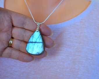 collier labradorite, pendentif labradorite bleu brillant, collier labradorite en argent sterling, collier de pierres précieuses naturelles, cadeau pour les femmes