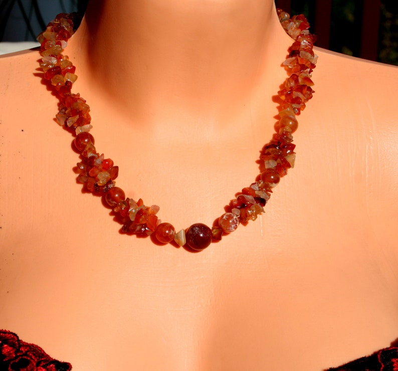 collar de carnelian, collar de carnelian ombré, collar intrincadamente trenzado, collar de declaración, regalo para ella imagen 4