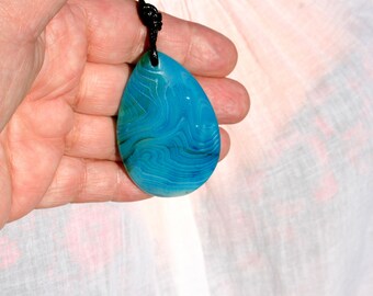 collier agate, collier pendentif agate bleue, collier long agate, collier de tous les jours, beau cadeau pour elle