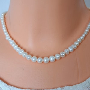 freshwater pearl necklace, white pearl necklace, classic pearl necklace, very trendy necklace, birthday gift for her
