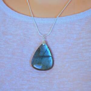 Collier labradorite, pendentif labradorite bleu brillant, collier labradorite en argent sterling, collier de pierres précieuses naturelles, cadeau pour femme image 5