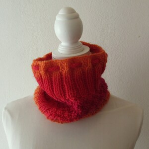 Cowl Hat Shades of red image 2