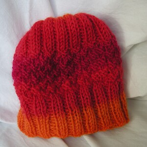 Cowl Hat Shades of red image 8