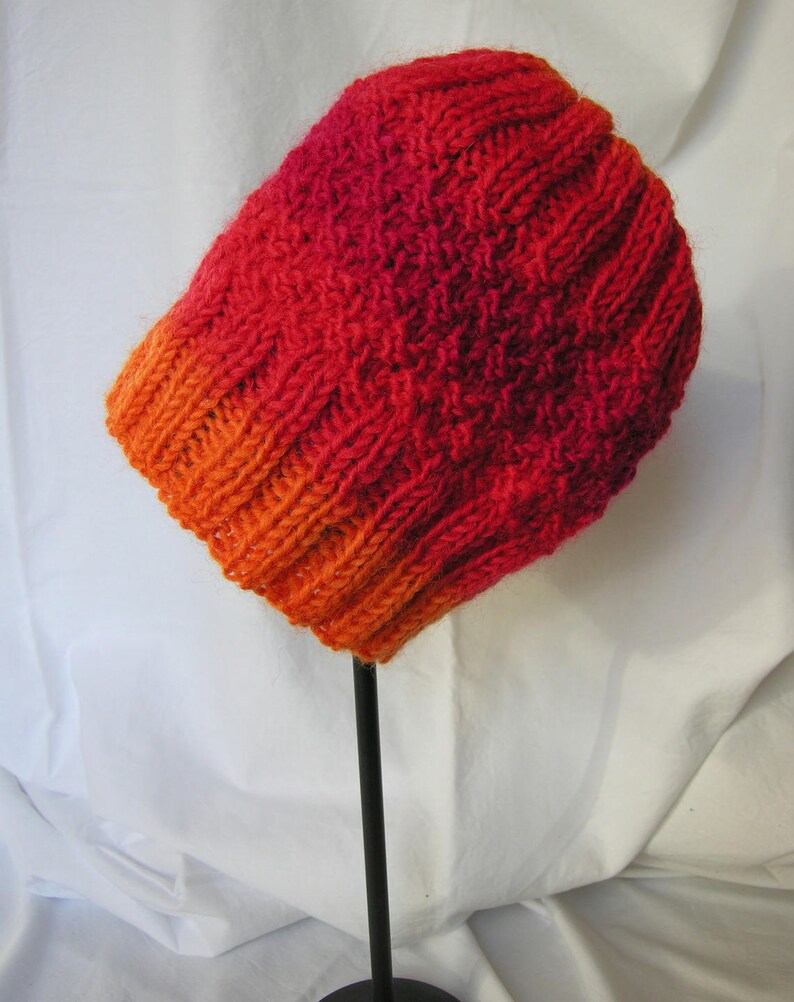 Cowl Hat Shades of red image 7