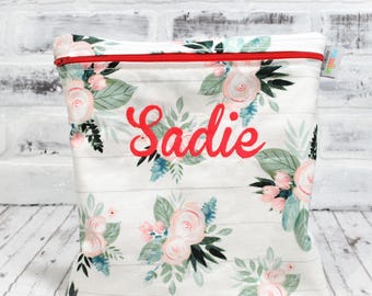 Personalized Floral Shiplap Reusable Bag in four sizes Lunch Makeup Travel Toiletries Wet Bag Snack Mother's Day or Birthday Gift