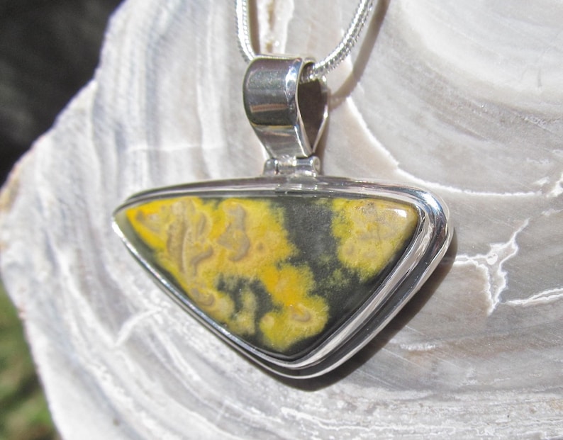 39mm X 30mm X 24mm Vintage Bumble Bee Agate in .925 Sterling Silver Pendant-64.5 Cts