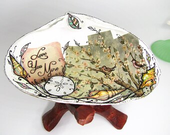 Seashell Art Ring Dish: Hand-Painted Bird Design, Coastal Home Decor