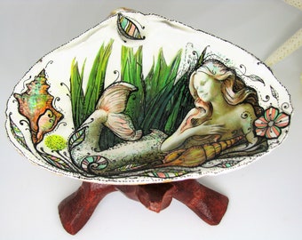 Hand-Painted Mermaid Seashell Art: Coastal Home Decor