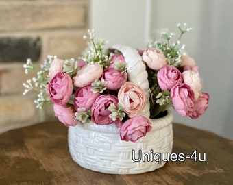 Ceramic Basket with Ranunculus