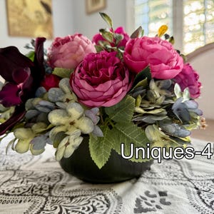 Petite Floral Centerpiece bouquet in black ceramic vase image 7