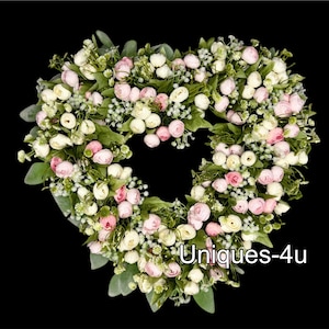 Valentines Day Wreath. Heart Ranunculus