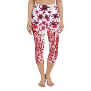 RED FLOWER POPS Yoga Capri Leggings