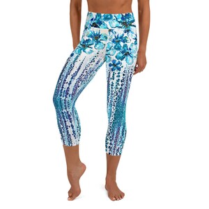 BLUE FLOWER POPS Yoga Capri Leggings
