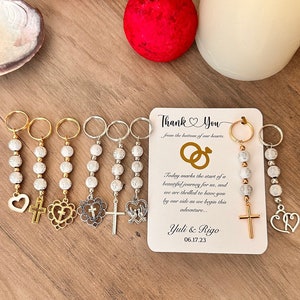 Wedding Favors Mini Keychains personalize tag, Recuerdos para boda, quinceañera, or any religious event- llaveros y tarjeta personalizada