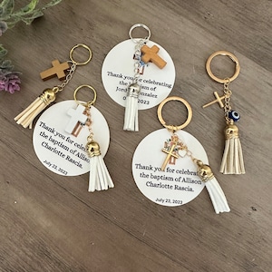 10  keychains favors with tag, recuerdos, baptism, quinceanera, first communion, baby shower, sweet sixteen or any special occasion favors