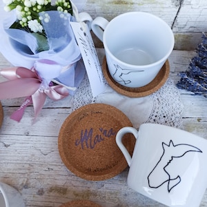 Bomboniera a tazza da cappuccio con sotto piatto in sughero, bomboniera per battesimo, comunione, cresima e matrimonio. Personalizzata.