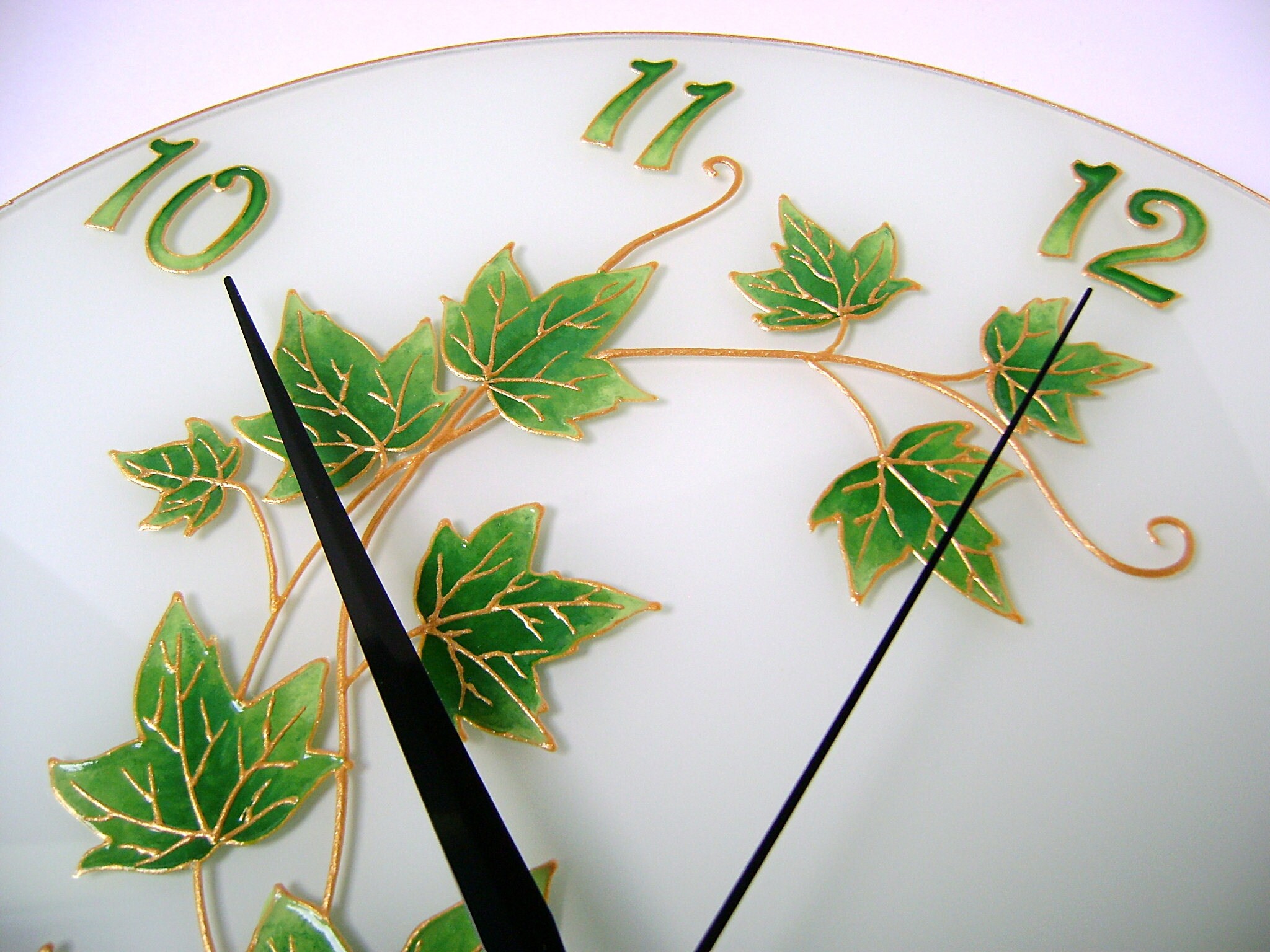 Green Leaf Wall Clock Ivy Wall Decor Plant Home Decor Etsy