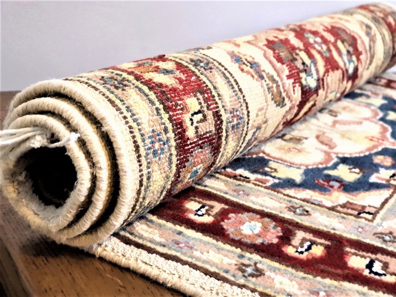Real Hand knotted Handmade Pakistani Rug Persian Style Woolen and Silk Carpet - Single Knot image 6