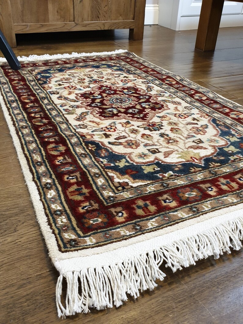 Real Hand knotted Handmade Pakistani Rug Persian Style Woolen and Silk Carpet - Single Knot image 3