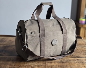 Brown Canvas Duffel Bag – Travel Gym Weekender Bag with Shoulder Strap, Overnight Holdall