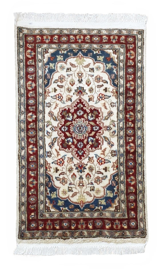 Real Hand knotted Handmade Pakistani Rug Persian Style Woolen and Silk Carpet - Single Knot