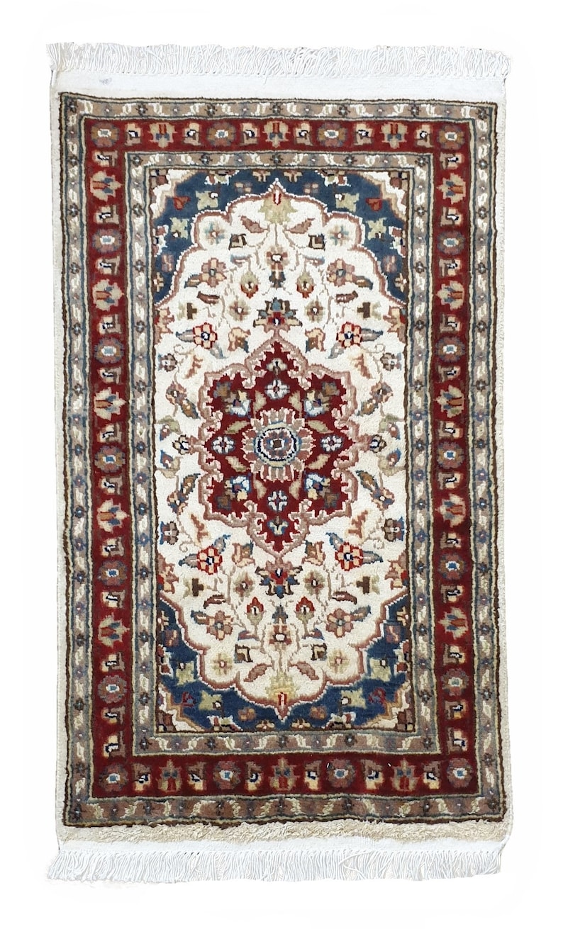 Real Hand knotted Handmade Pakistani Rug Persian Style Woolen and Silk Carpet - Single Knot image 1
