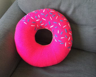 Knit your own Pop Art Donut Cushion (pdf knitting pattern)