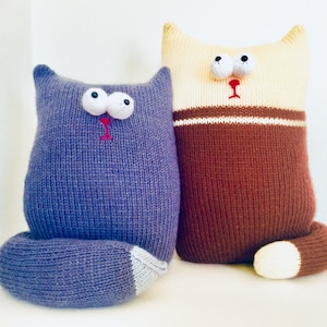 Knit your own Cuddly Cats (pdf knitting pattern)