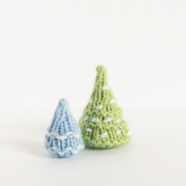 Knit your own Teeny Tiny Christmas Trees (pdf knitting pattern)