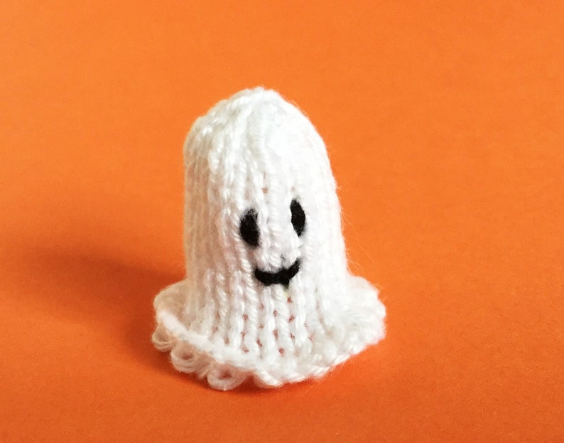 Knit your own Halloween Finger Ghost pdf knitting pattern image 5