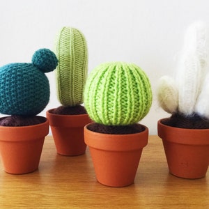 Knit your own Baby Cactus Garden (pdf knitting pattern)