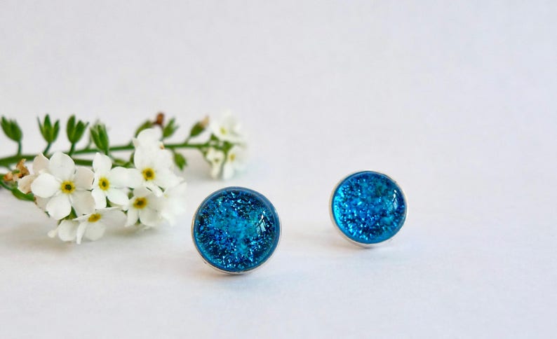 Cremation jewellery. Ashes in glass. Pet memorial jewellery. Memorial jewellery. Pet ashes jewellery. Pet ashes stud earrings. turquoise