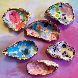 Decoupage Oyster Shell Jewelry dish / Decorative Oyster Shell / Oyster Trinket dish / Beach bridesmaid gift / Coastal decor / Coastal gift