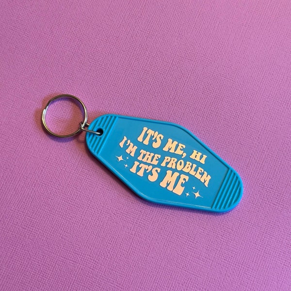 It’s me hi I’m the problem it’s me keychain / I’m the problem retro keychain / holographic keychain / retro keychain / swiftie keychain