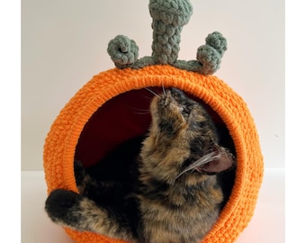 Patrón de cama de ganchillo con forma de calabaza para gatos • Cama acogedora para gatitos (Descarga digital)