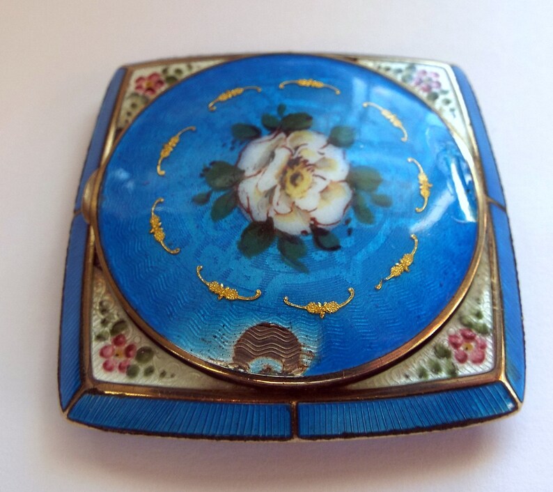 Bliss Brothers B.B.Co vintage 1920s1930s blue guilloche enamel petite powder compact