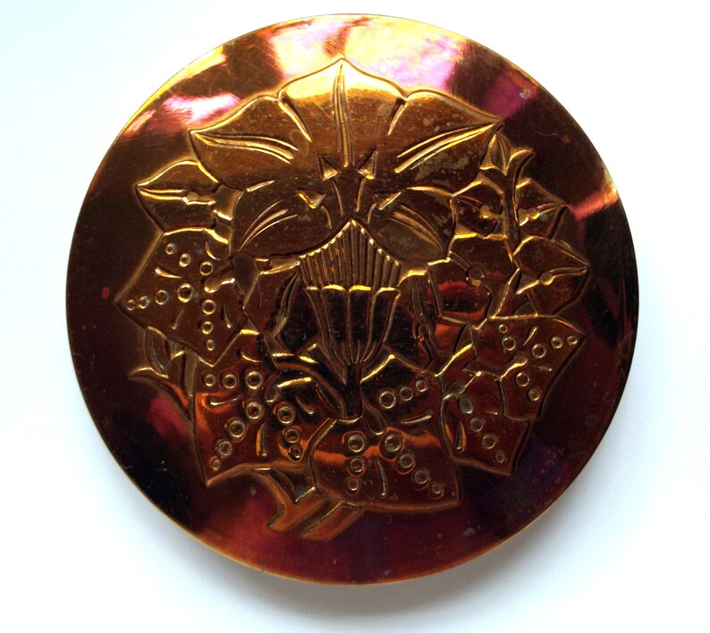 Pygmalion vintage art deco floral design large powder compact with an oil on water effect finish
