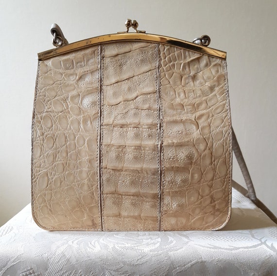 Vintage IRV Umhängetasche aus creme texturiertem Leder mit passender  Münztasche