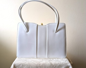 Vintage Middx white patent classic style handbag