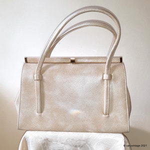 Vintage mottled beige faux leather classic style handbag