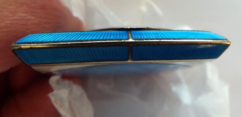 Bliss Brothers B.B.Co vintage 1920s1930s blue guilloche enamel petite powder compact